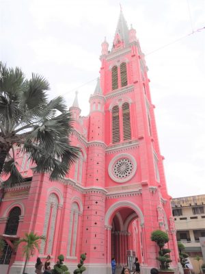 ホーチミンのタンディン教会、世界のピンク観光スポットに選出のサムネイル