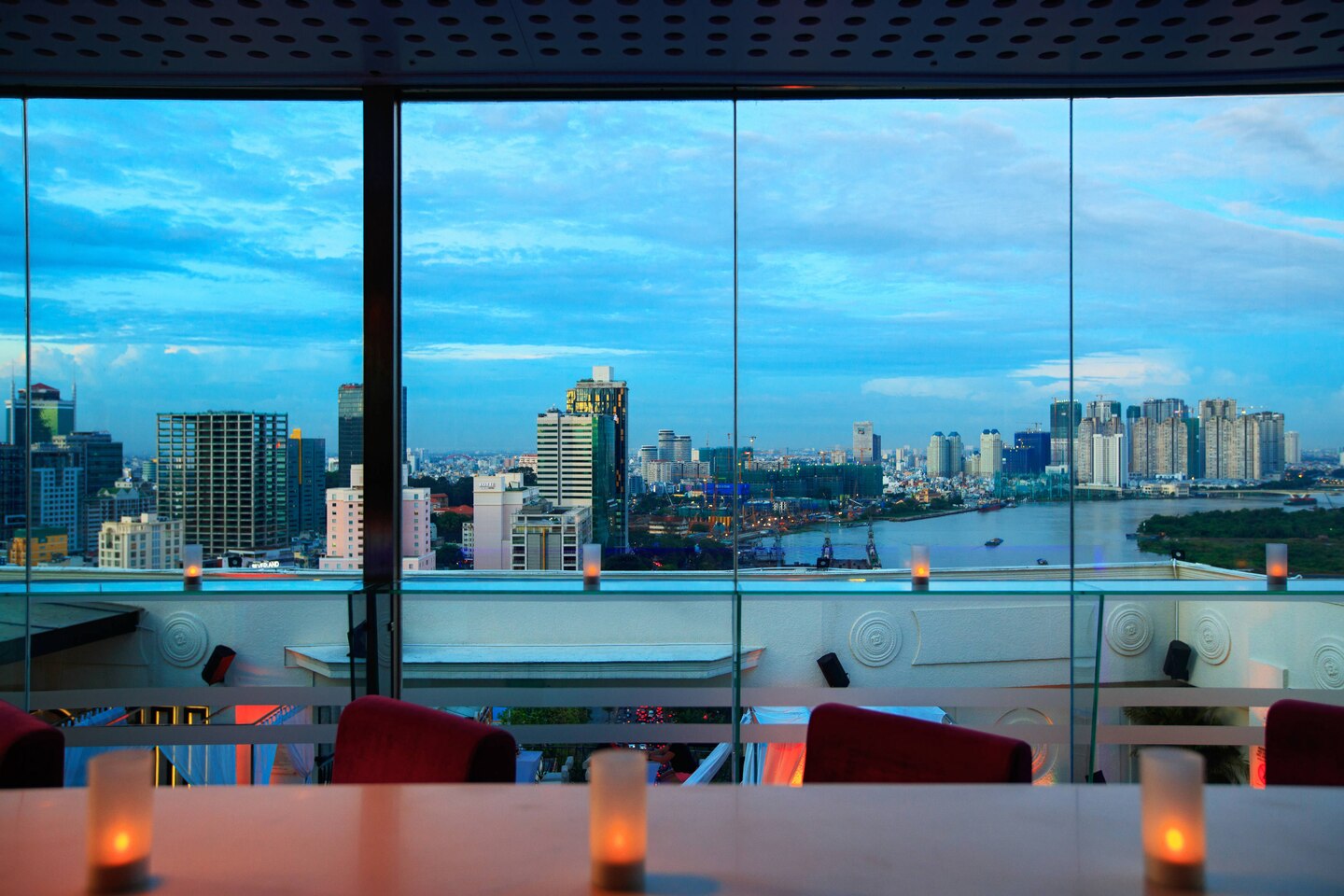 ルネッサンス・リバーサイド・ホテル・サイゴン　バーからの眺め(イメージ)